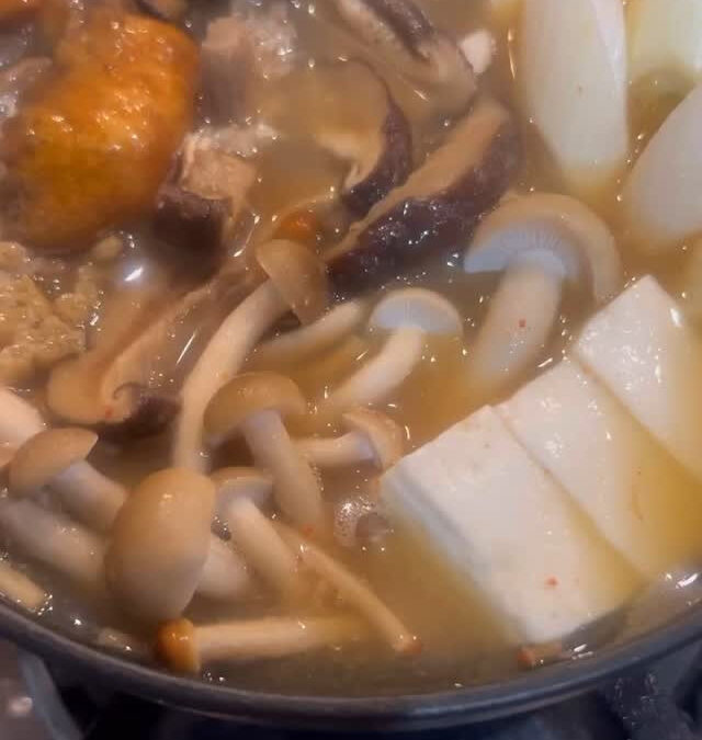 今期大好評を頂きましたキノコ鍋の要のおおなめこが最終入荷とな