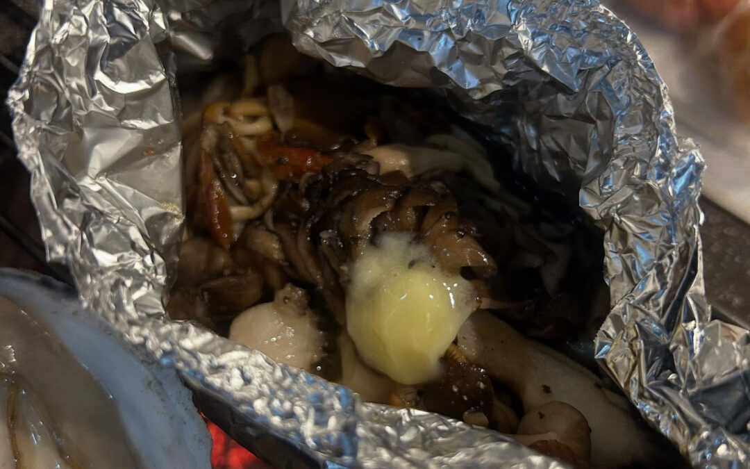 黒舞茸とキノコのホイル焼き‍